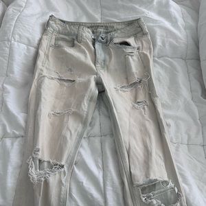 american eagle light washed denim jeans